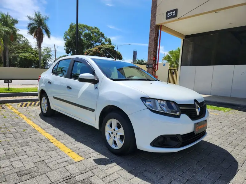 Renault Logan Expression 1.6 8V (flex)