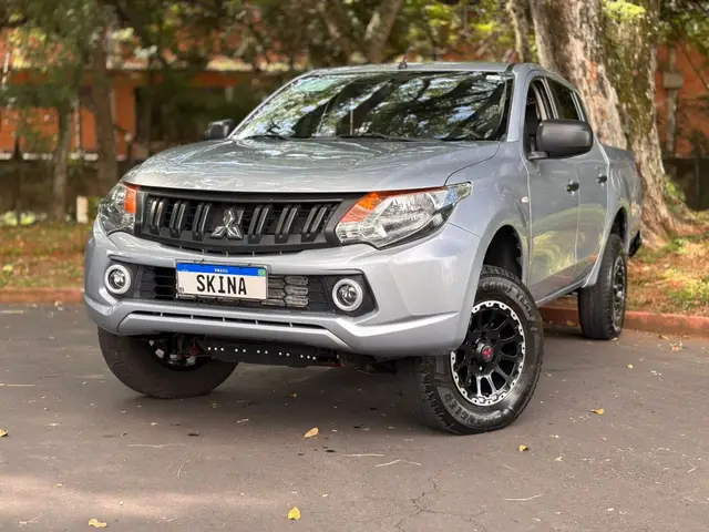 Carro Mitsubishi L200 2022 Triton GL 2.4