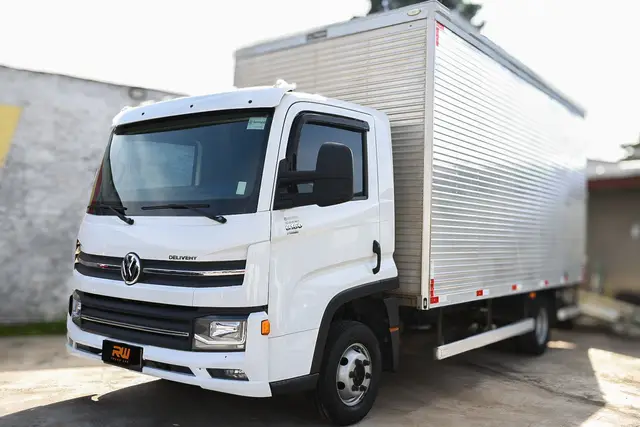 Carro Volkswagen 6.160 2023 Delivery 4x2