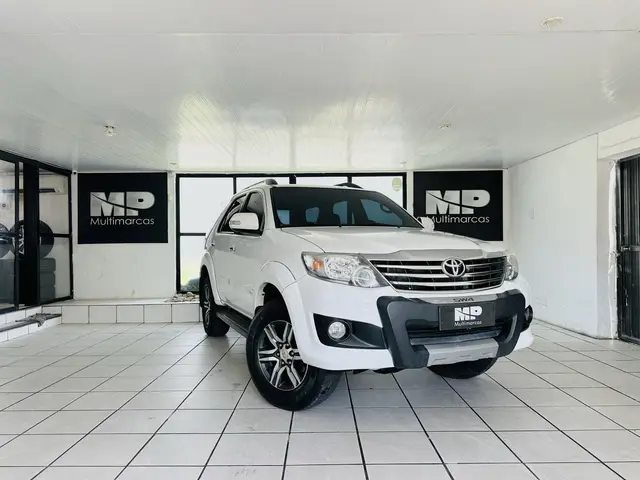 Carro Toyota SW4 2015 SR 4x2 2.7/ 2.7 Flex 16V Aut.