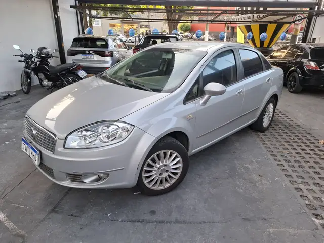 Carro Fiat Linea 2009 Absolute 1.9 16V Dualogic (Flex)