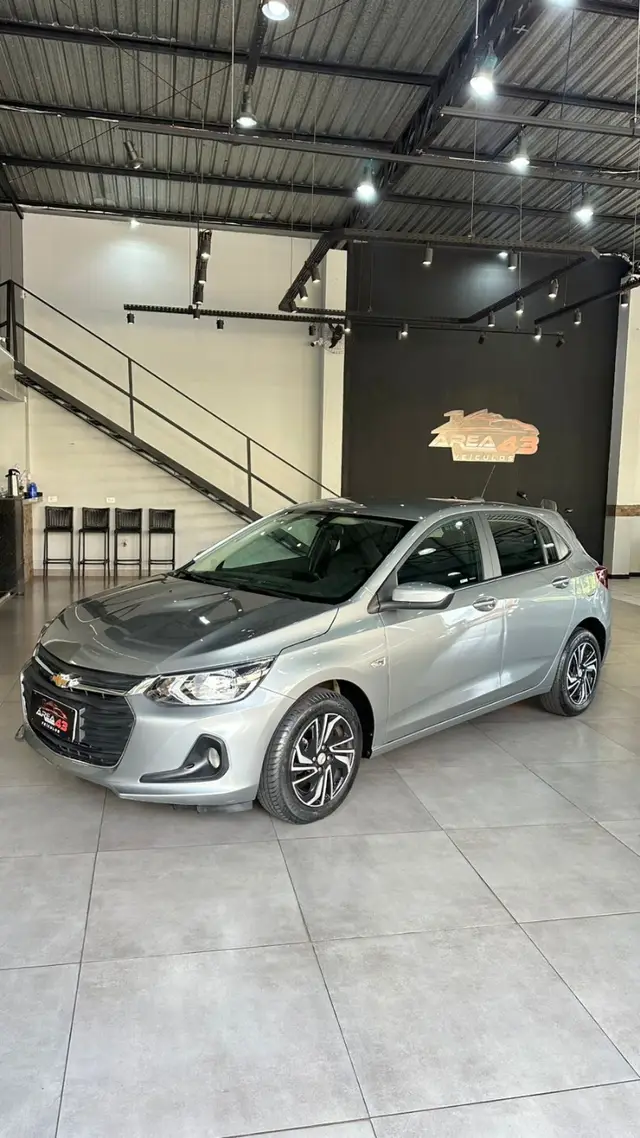 Carro Chevrolet Onix 2024 LT 1.0