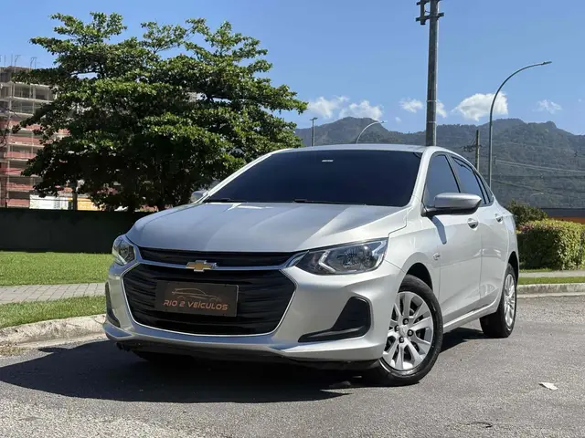 Carro Chevrolet Onix Plus 2020 1.0 LT (Flex)