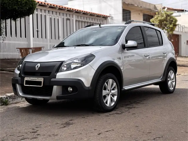 Carro Renault Sandero Stepway 2013 1.6 16V Hi-Flex (aut)