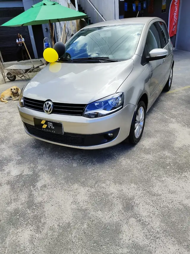 Carro Volkswagen Fox 2014 1.0 TEC (Flex) 4p