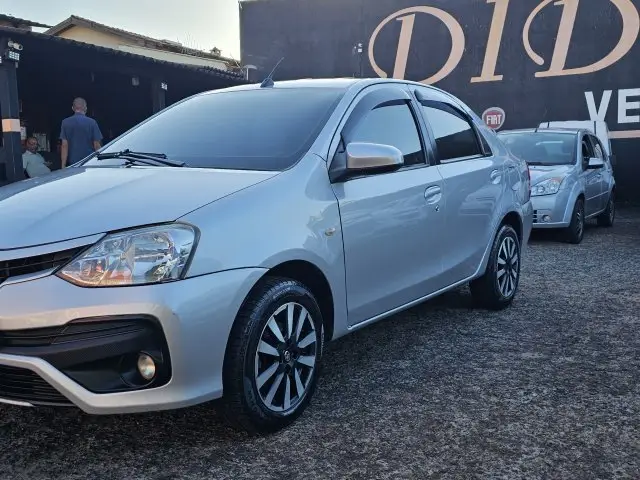 Toyota Etios Sedan XS 1.5 (Flex)