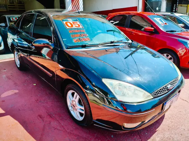 Carro Ford Focus Sedan 2005 GLX 2.0 16V Duratec (Aut)