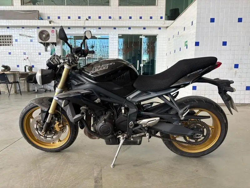 Triumph Street Triple 675 Street TRIPLE 675