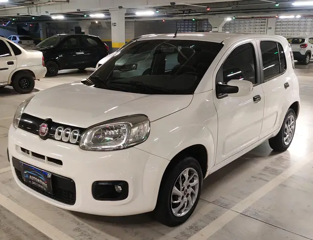 Carro Fiat Uno 2016 Evolution 1.4 8V (Flex) 4p