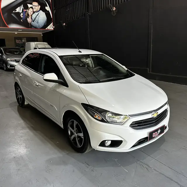 Carro Chevrolet Onix 2019 1.4 LTZ SPE/4