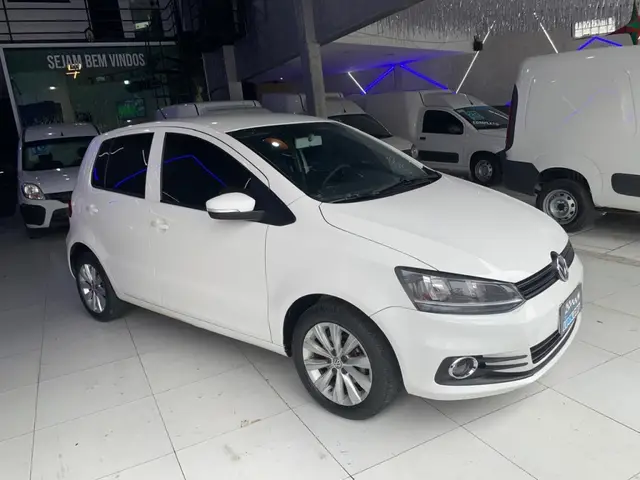 Carro Volkswagen Fox 2015 Trendline 1.6 MSI (Flex)