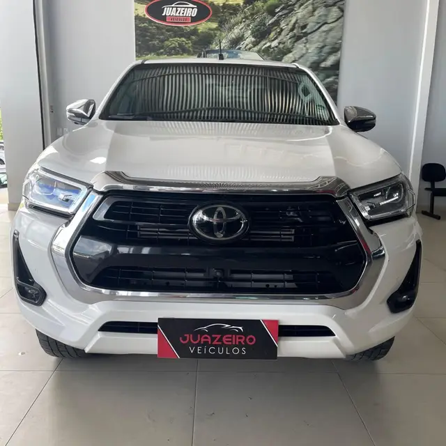 Carro Toyota Hilux Cabine Dupla 2023 SRX 4x4 2.8 Diesel