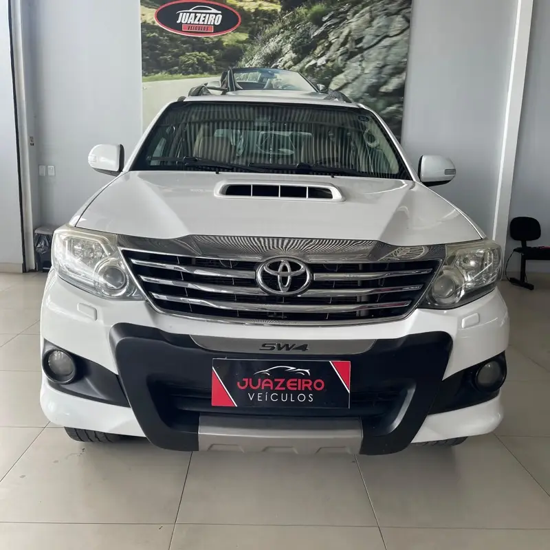 Toyota Hilux SW4 SRV 3.0 TDI 4X4 (5 Lugares)