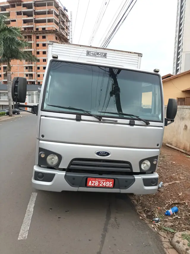 Carro Ford Cargo 816 2015 816