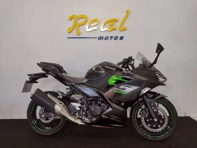 Moto Kawasaki Ninja 2023 400