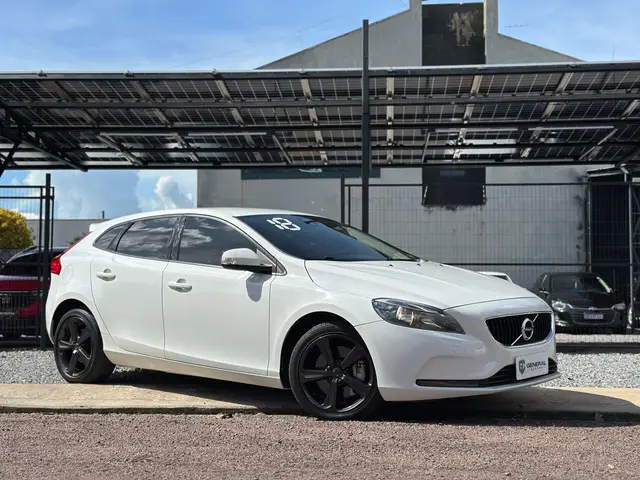 Carro Volvo V40 2018 2.0 T4 Kinetic