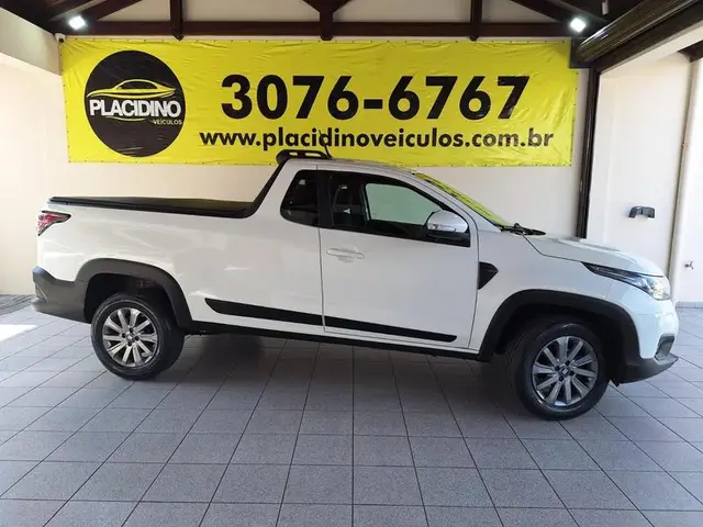 Carro Fiat Strada 2021 Freedom 1.4 CD (Flex)