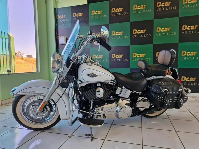 Carro Harley-Davidson Heritage 2013 SOFTAIL CLASSIC FLSTC