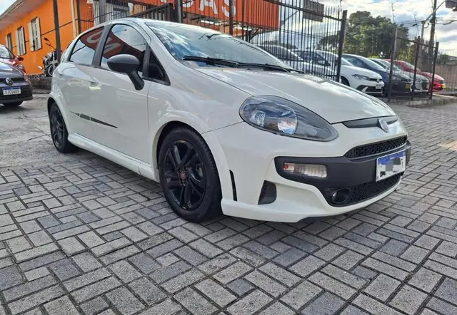 Carro Fiat Punto 2017 BlackMotion 1.8 16V (Flex)