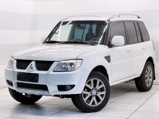 Carro Mitsubishi Pajero TR4 2015 2.0 16V 4x2 (Flex) (Aut)