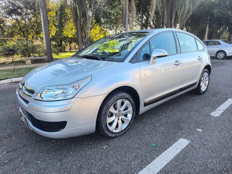 Citroën C4 GLX 1.6 (flex)
