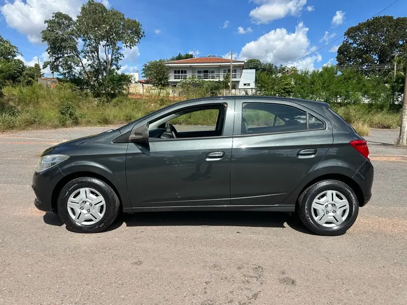Chevrolet Onix 1.0 LT SPE/4