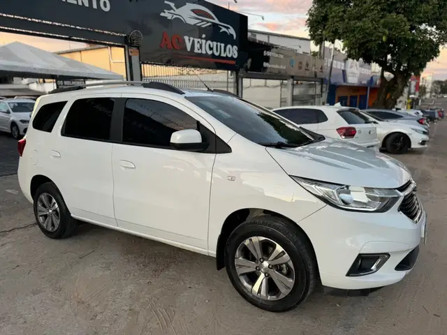 Carro Chevrolet Spin 2024 Premier 1.8 (Aut.)