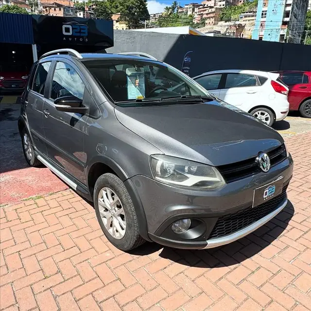 Carro Volkswagen CrossFox 2013 1.6 VHT (Flex)