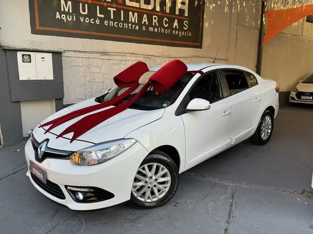 Carro Renault Fluence 2017 Sed. Dyn. Plus 2.0 16V FLEX (Aut.)