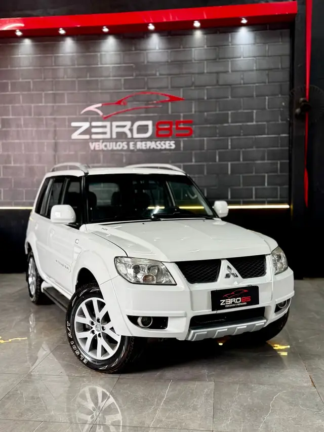 Carro Mitsubishi Pajero TR4 2011 GLS 2.0 16V (Flex)