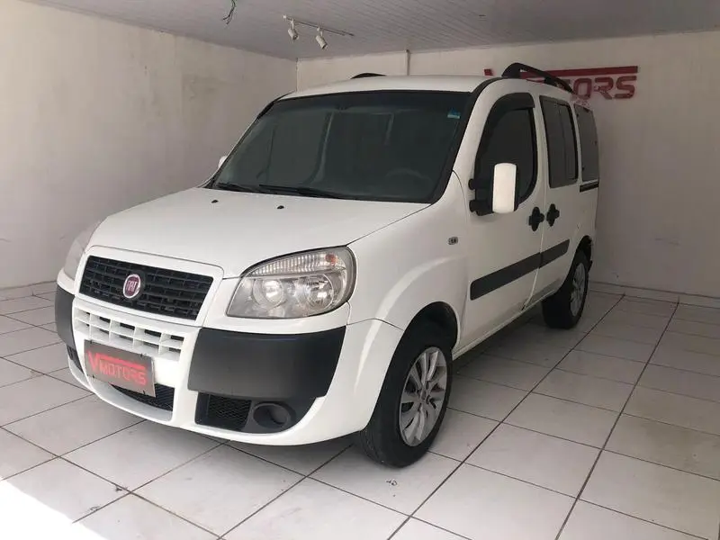 Fiat Doblò Essence 1.8 7L (Flex)