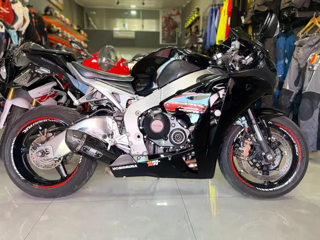 Carro Honda CBR 1000RR 2011 Fireblade (ABS)