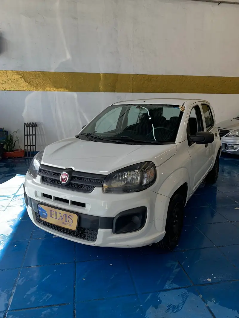 Fiat Uno Attractive 1.0 8V (Flex) 4p