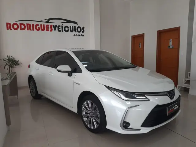 Carro Toyota Corolla 2021 1.8 VVT-I HYBRID FLEX ALTIS CVT