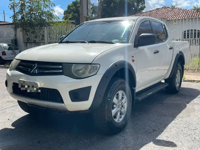Carro Mitsubishi L200 Triton Sport 2015 3.2 Di-D 4x4 GLS
