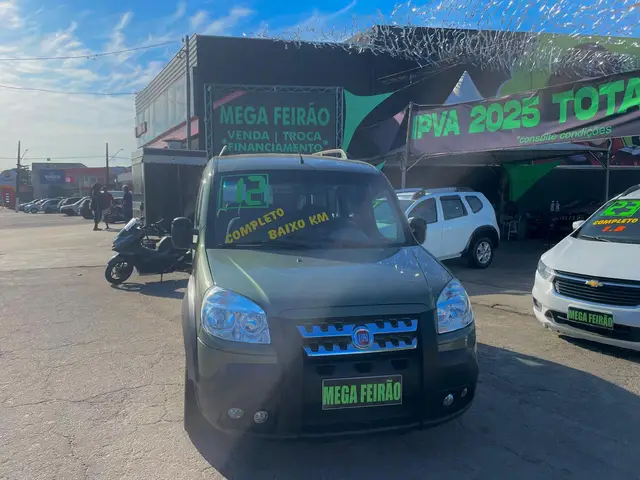 Carro Fiat Doblò 2012 Adventure 1.8 16V (Flex)