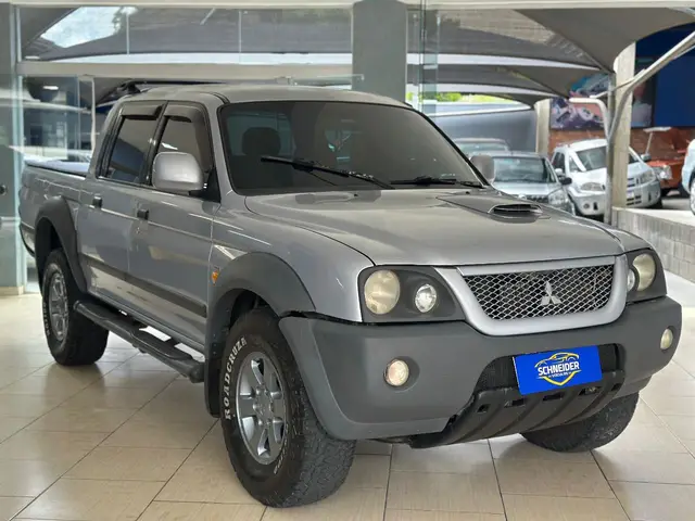 Carro Mitsubishi L200 Triton Outdoor 2010 L 200 Outdoor HPE 4x4 2.5 (cab. dupla)
