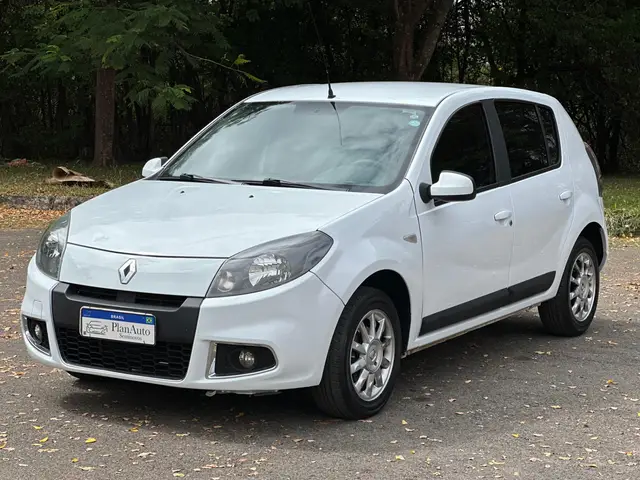 Carro Renault Sandero 2014 Privilège 1.6 8V (flex)