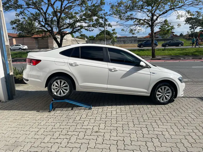 Volkswagen Virtus 1.6 MSI 16V (Flex)