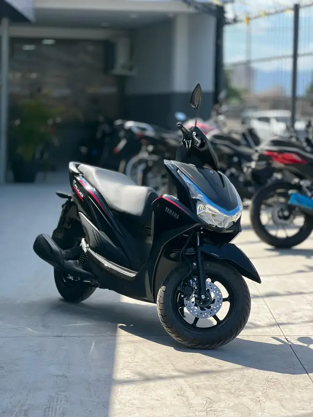 Carro Yamaha Fluo 2025 ABS