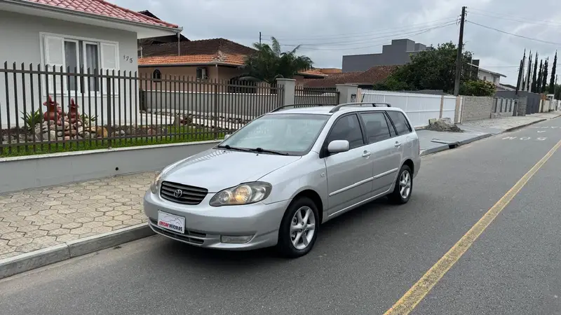 Toyota Corolla Fielder 1.8 16V (aut)