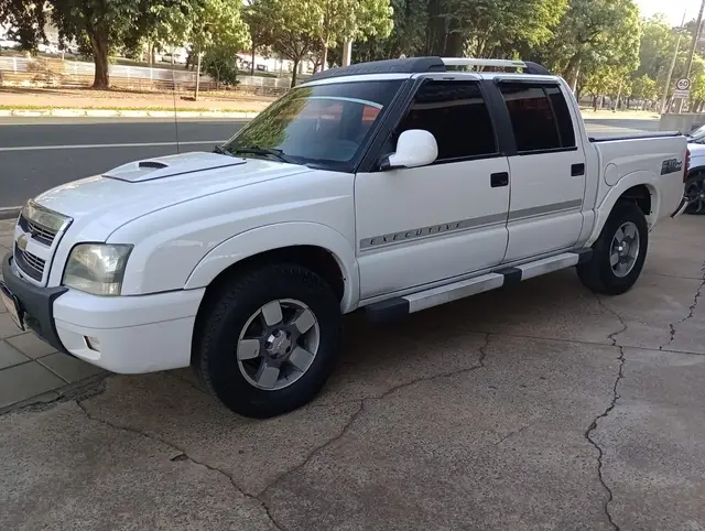 Carro Chevrolet S10 Cabine Dupla 2011 S10 Executive 4x4 2.8 Turbo Electronic (Cab Dupla)