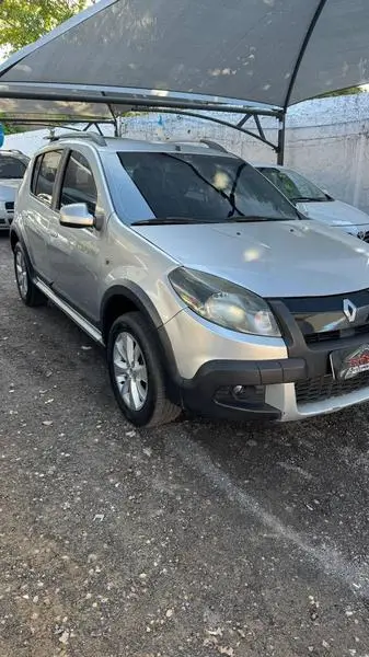 Carro Renault Sandero 2013 Authentique 1.0 16V (flex)