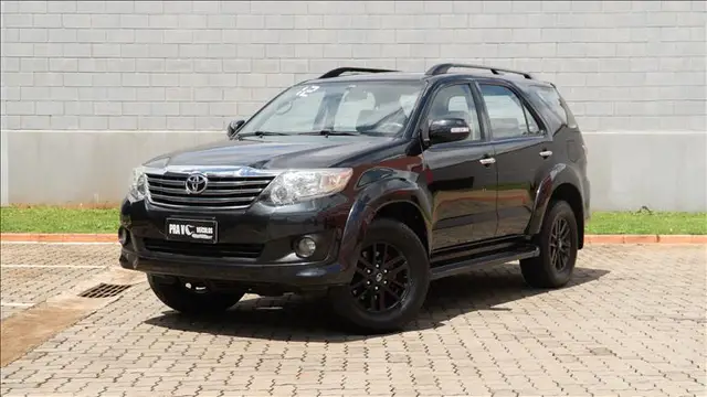 Carro Toyota Hilux SW4 2012 SR 2.7 4X2