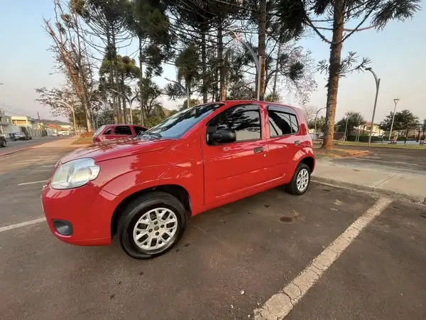 Carro Fiat Uno 2014 Vivace 1.0 8V (Flex) 4p