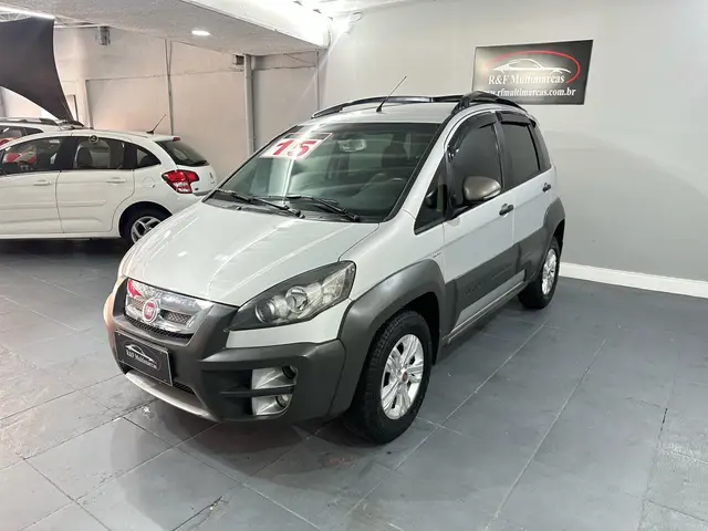 Carro Fiat Idea 2015 Adventure 1.8 16V E.TorQ (Flex)