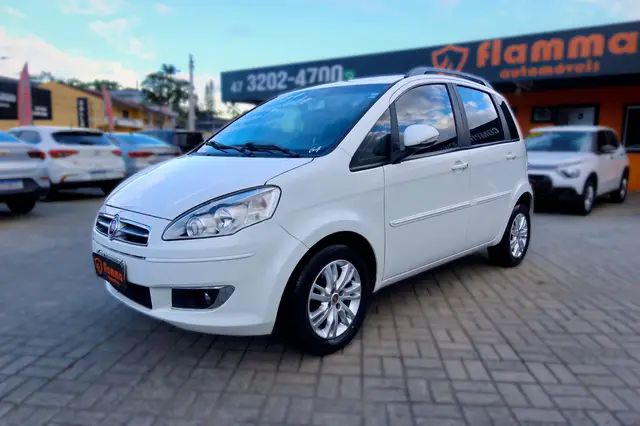Carro Fiat Idea 2014 Attractive 1.4 8V (Flex)