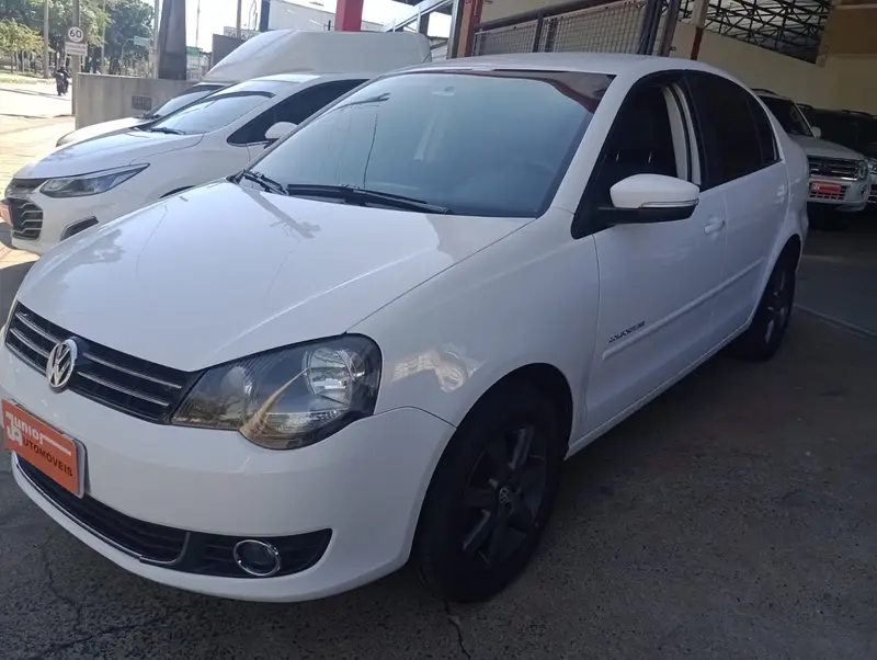 Volkswagen Polo Sedan Comfortline 1.6 8V (Flex)