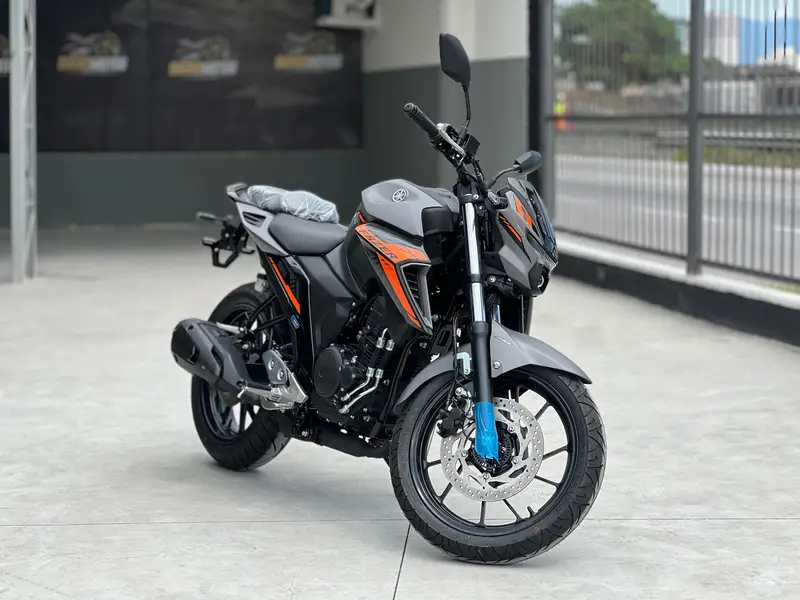 Yamaha Fazer FZ25 Connected