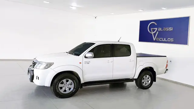 Carro Toyota Hilux Cabine Dupla 2014 Hilux 2.7 SR CD 4x2 (Flex) (Aut)
